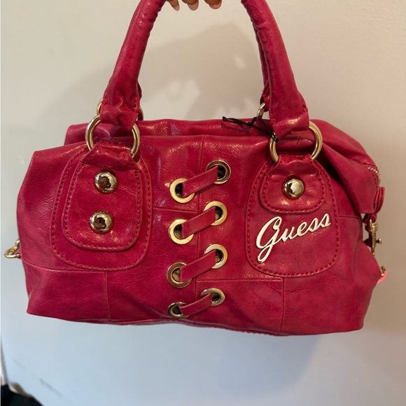 Guess Fuchsia bag with gold Accents - Picture 6 of 7